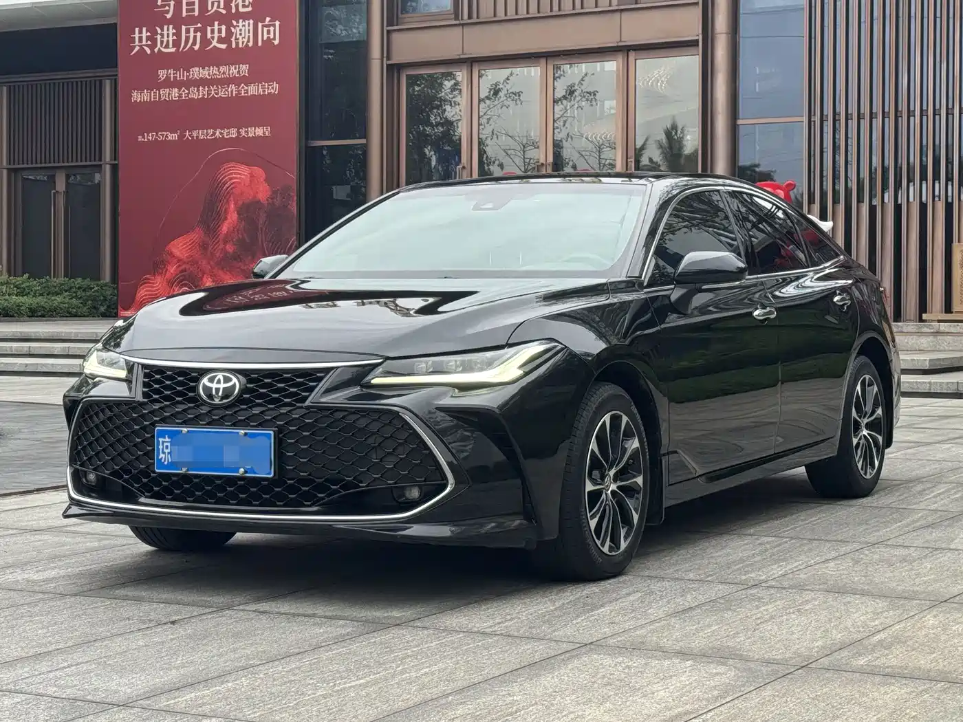 Toyota Avalon 2022 2.5L Luxury Edition фото 2