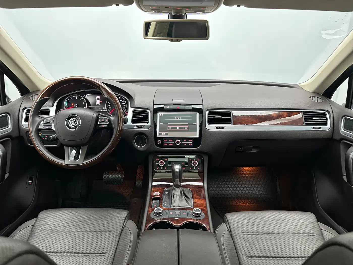 Volkswagen Touareg 2011 3.0TSI Premium фото 39