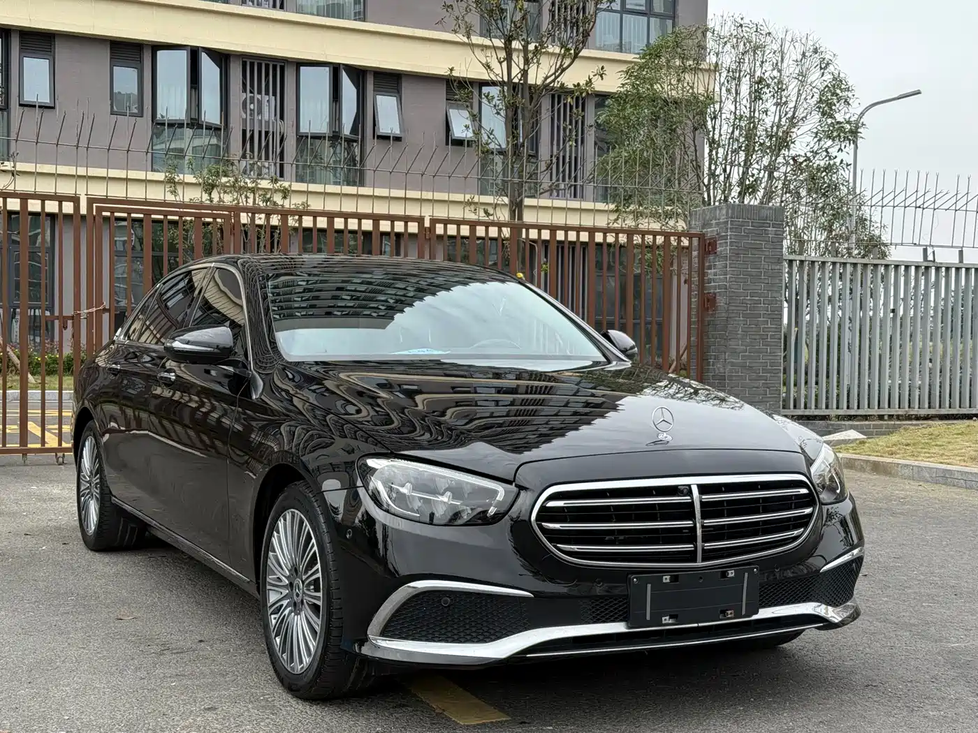 Mercedes-Benz E-Class 2022 Facelift E 300 L Luxury Style фото 3