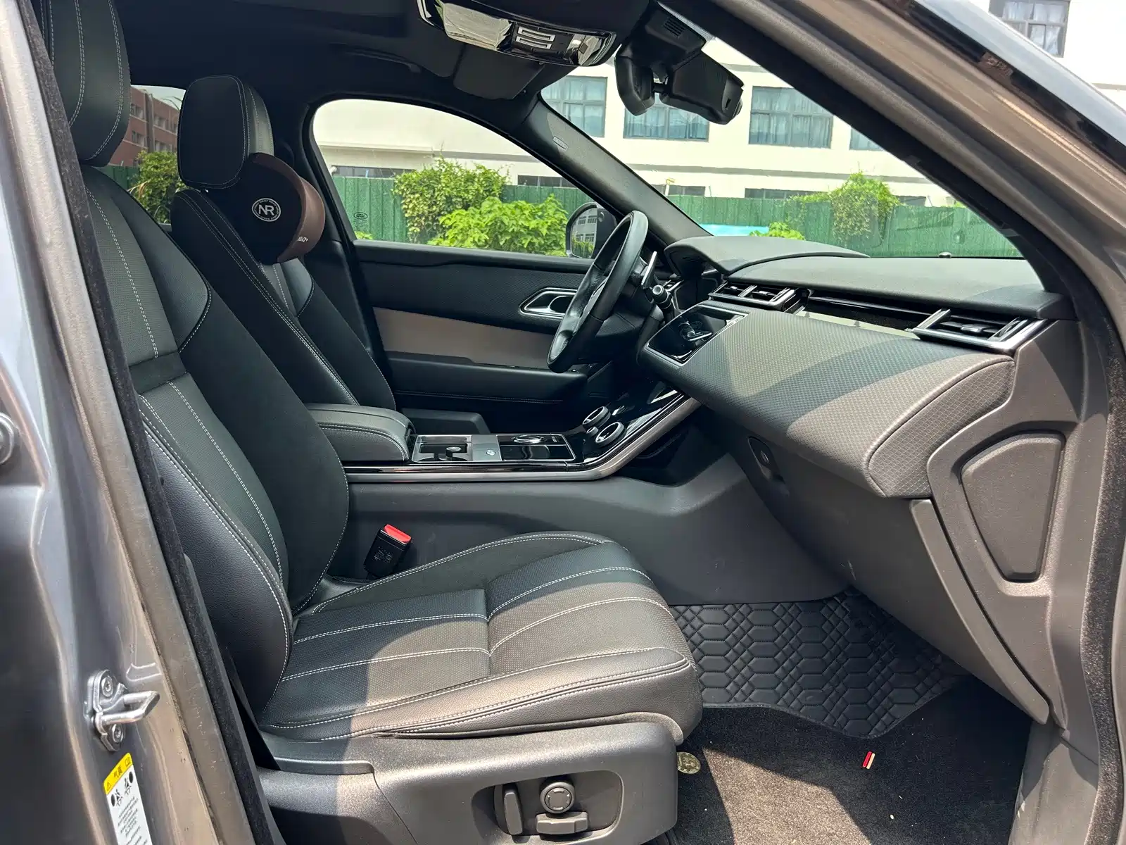 Фото 14 - Land Rover Range Rover Velar