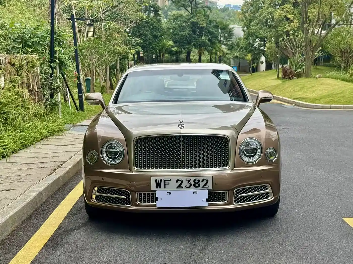 Bentley Mulsanne 2017 6.8T Long Wheelbase фото 2