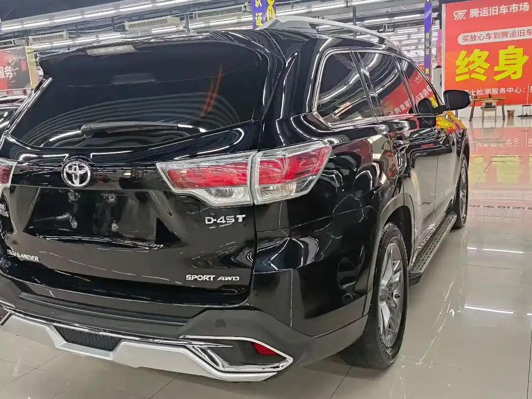 TOYOTA HIGHLANDER