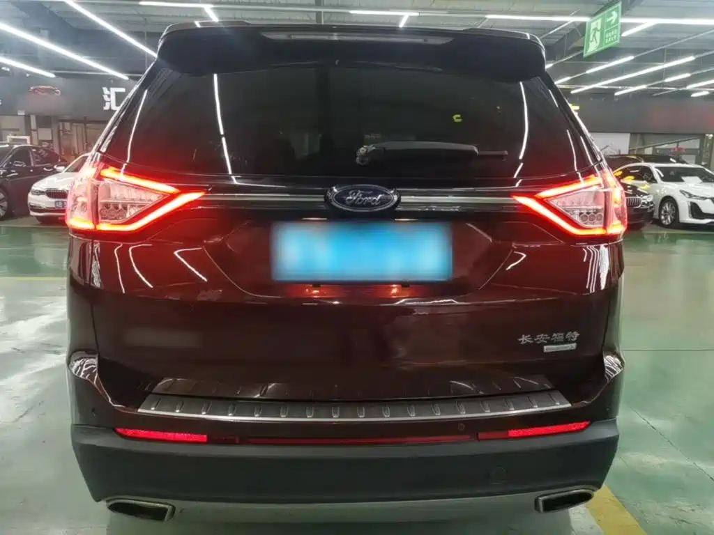 Фото 6 - Ford Edge
