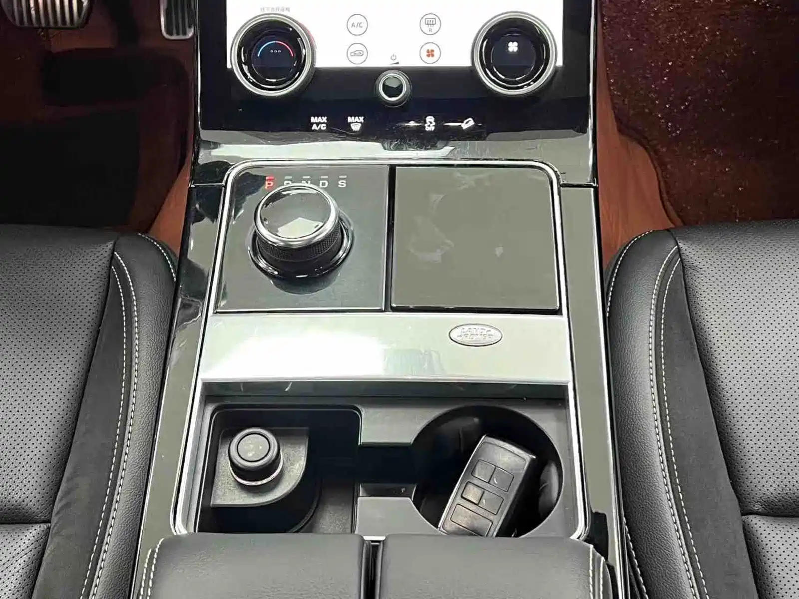 Фото 22 - Land Rover Range Rover Velar