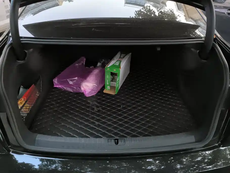 Photo 4 - Audi A6L