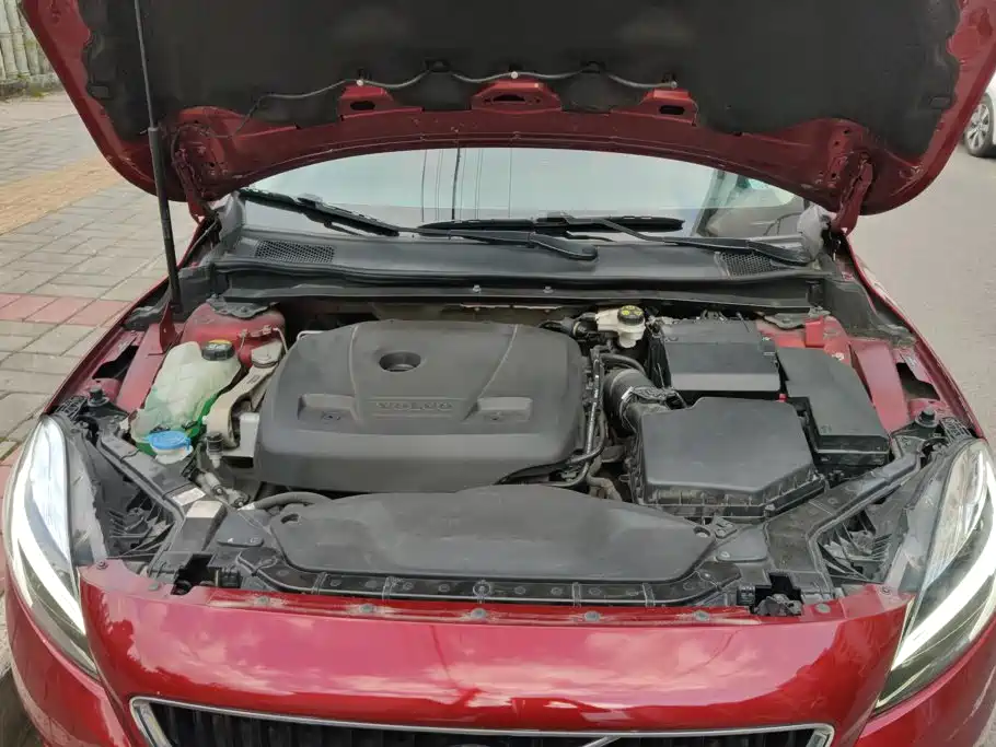 Photo 10 - Volvo V40