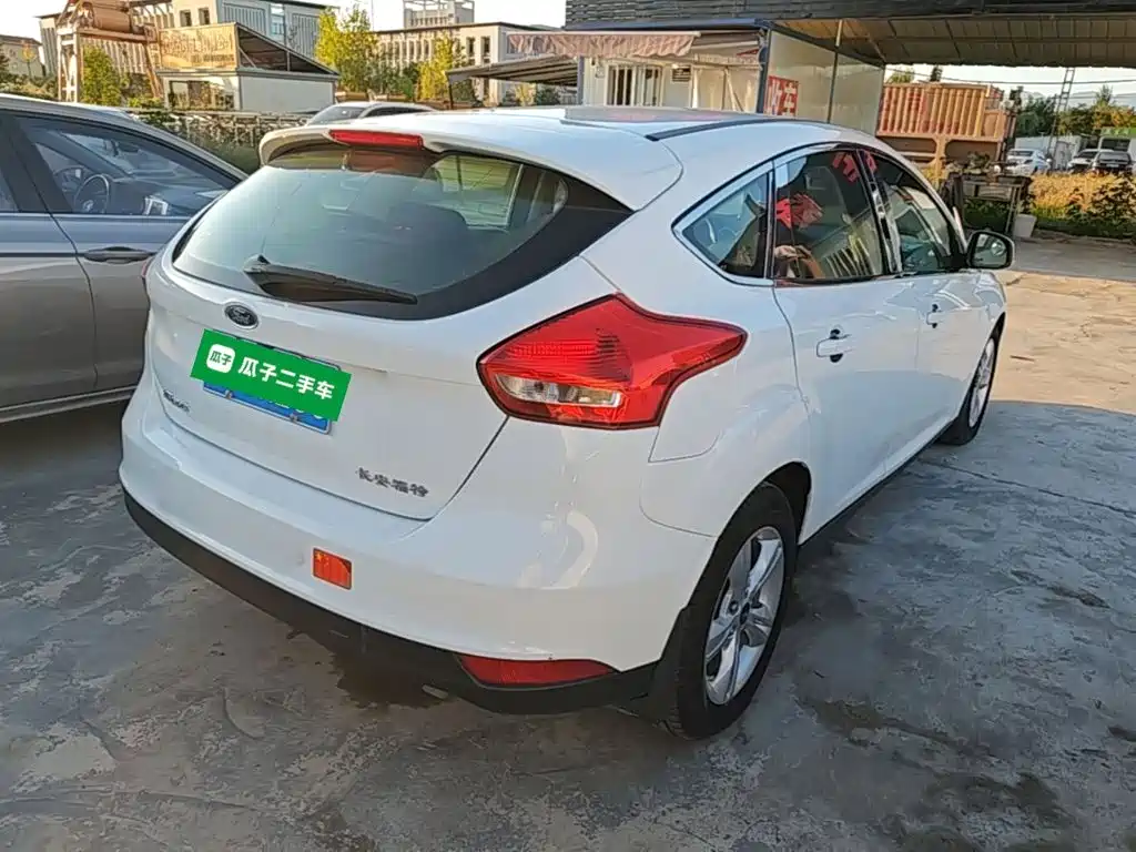 Фото 7 - Ford Focus