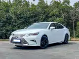 Фото 1 - Lexus ES