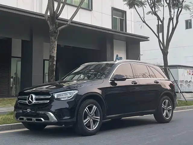 MERCEDES-BENZ GLC