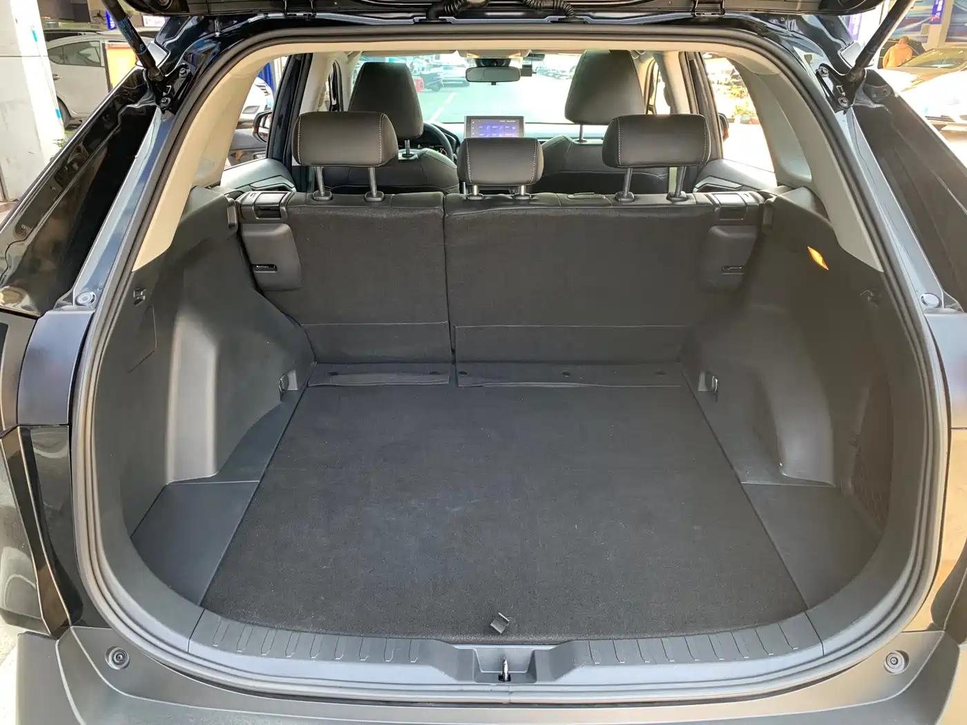 Toyota RAV4 Rongfang 2022 2.0L CVT 2WD Trend Edition фото 15