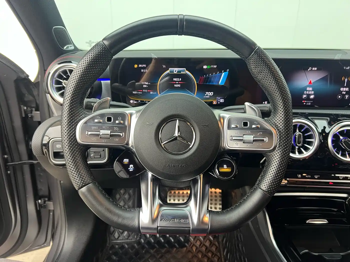 Mercedes-Benz A-Class AMG 2022 AMG A 35 L 4MATIC фото 13