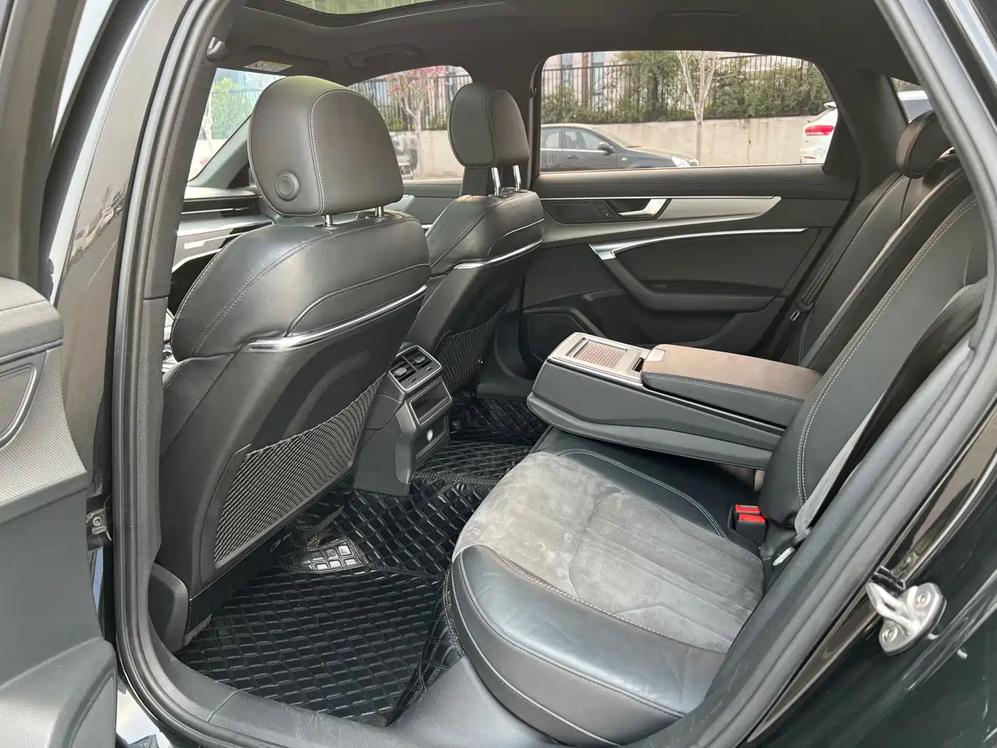 Audi A6L 2021 40 TFSI Luxury Sport фото 7