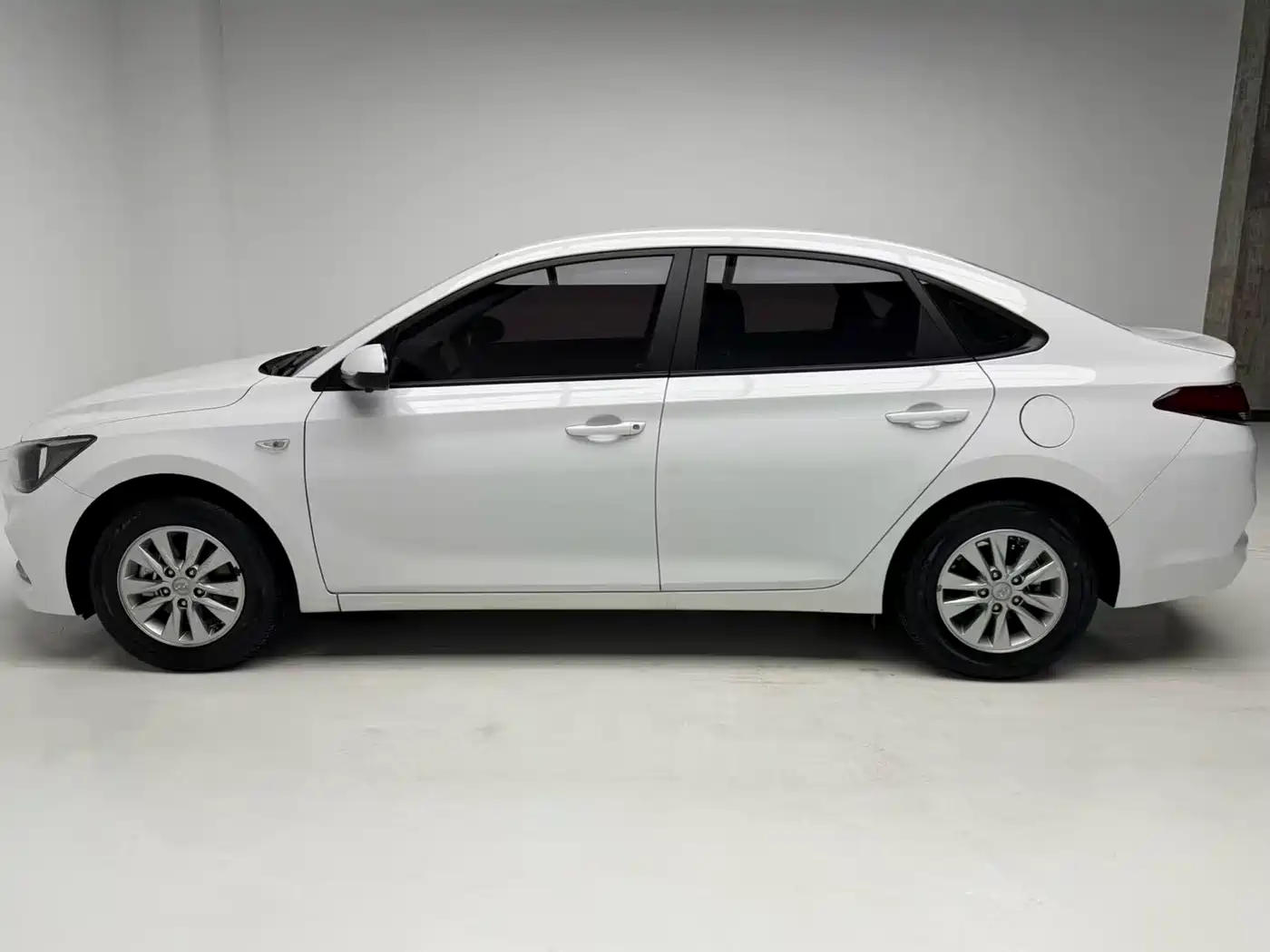 Hyundai Elantra 2020 1.6L Auto GL Pleasing Edition фото 7