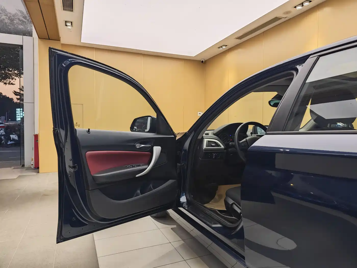 BMW 1 Series (Import) 2013 Facelift 116i Leading Model фото 7