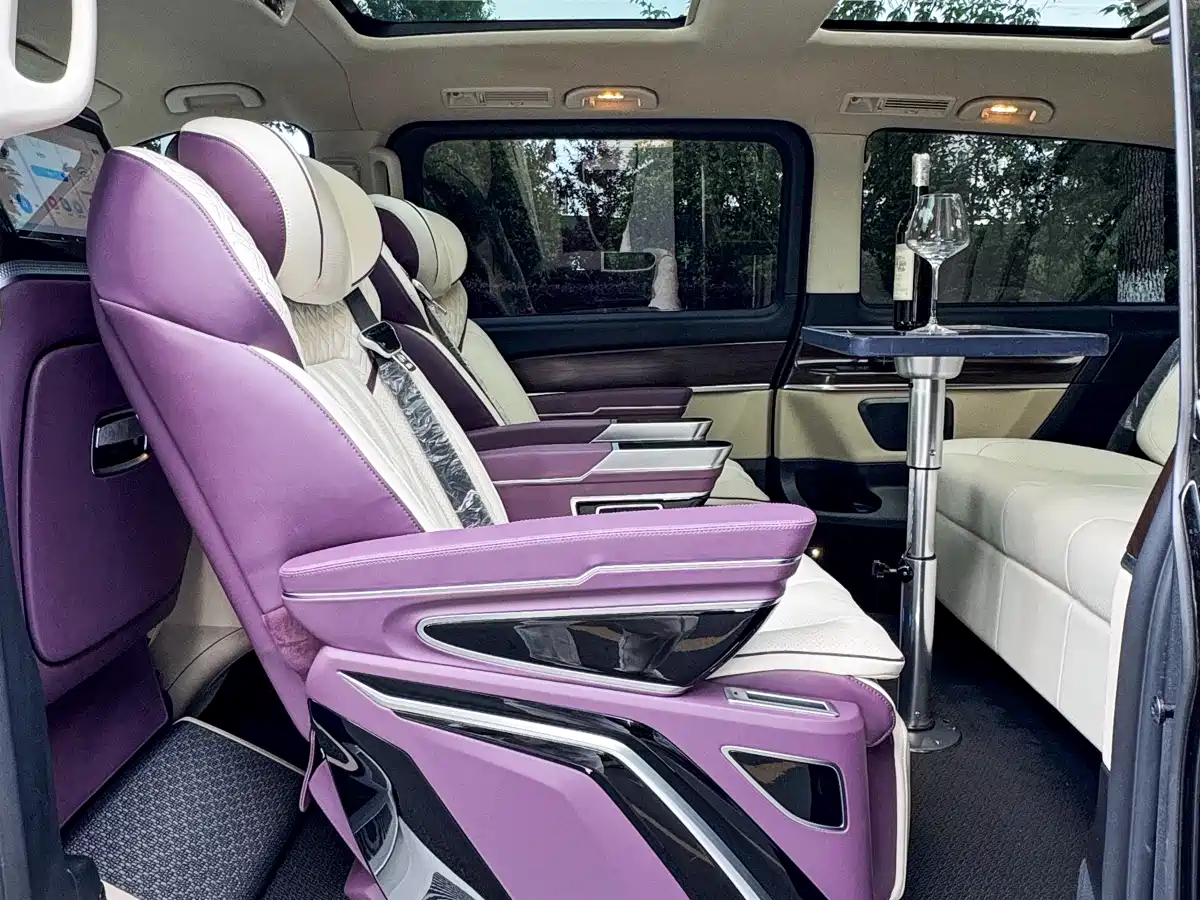 Mercedes-Benz V-Class 2022 V 260 Pilot Edition фото 31