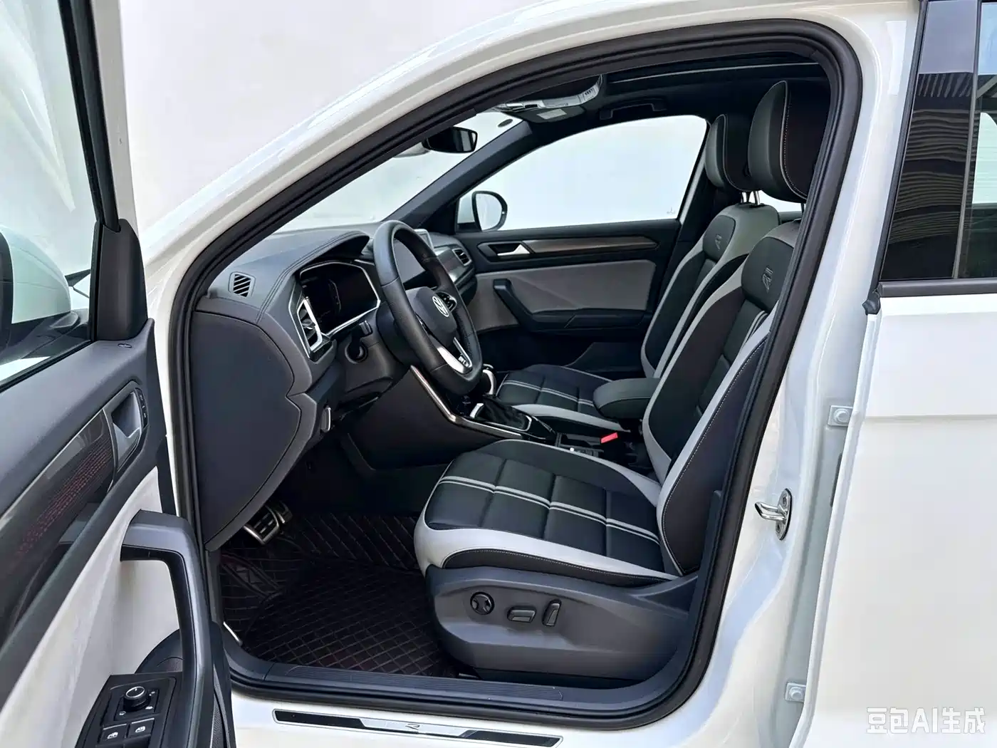 Volkswagen T-ROC 2025 2024 300TSI DSG 2WD Morning Light Edition