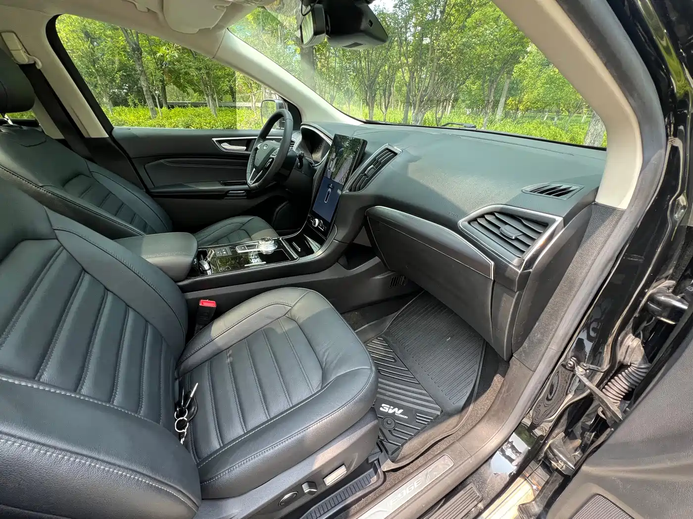 Photo 9 - Ford Edge
