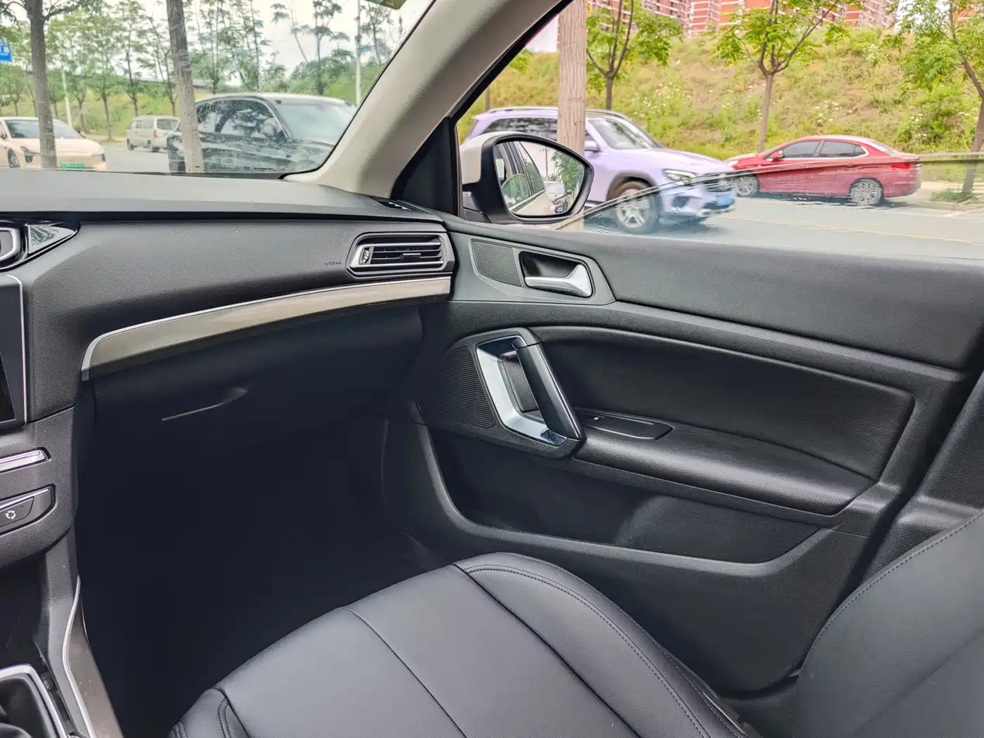Peugeot 408 2014 1.8L Automatic Luxury Edition фото 12