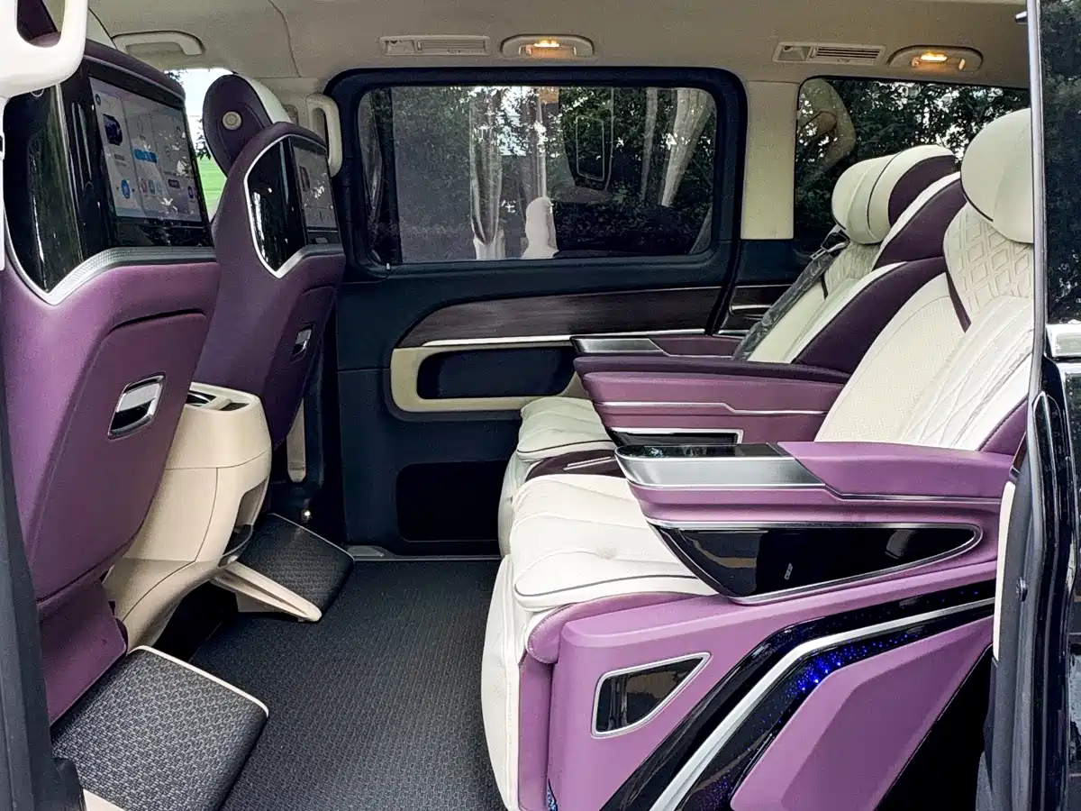 Mercedes-Benz V-Class 2022 V 260 Pilot Edition фото 9