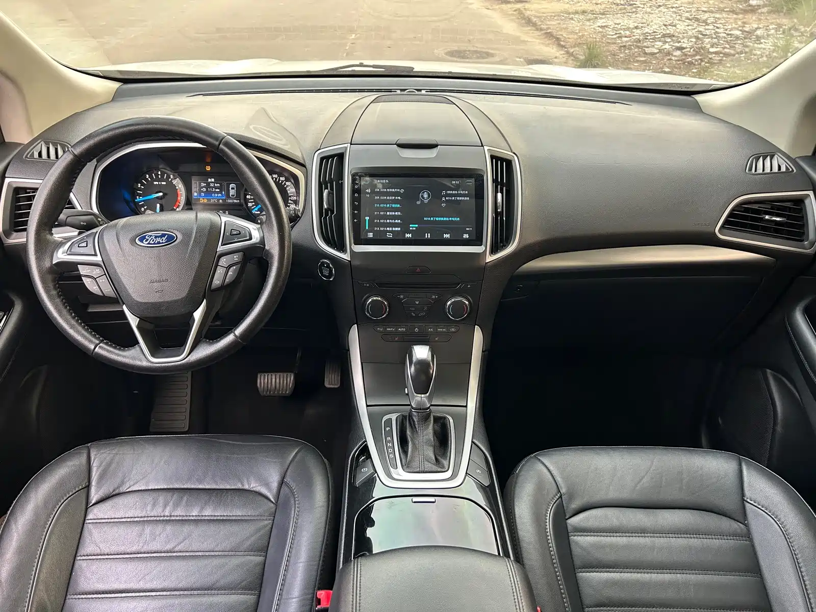 Photo 8 - Ford Edge