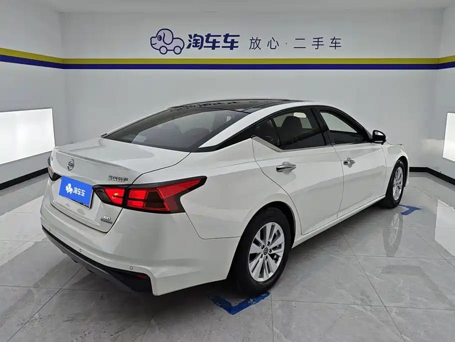 Photo 3 - Nissan Teana