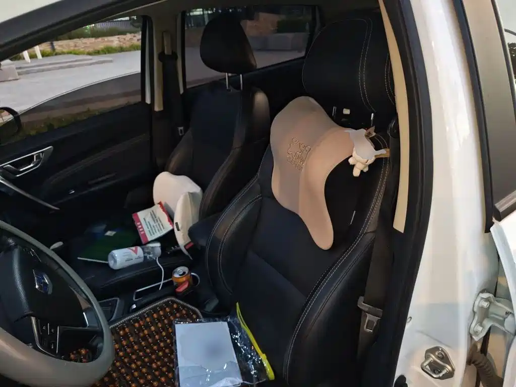Фото 16 - Geely Vision X3