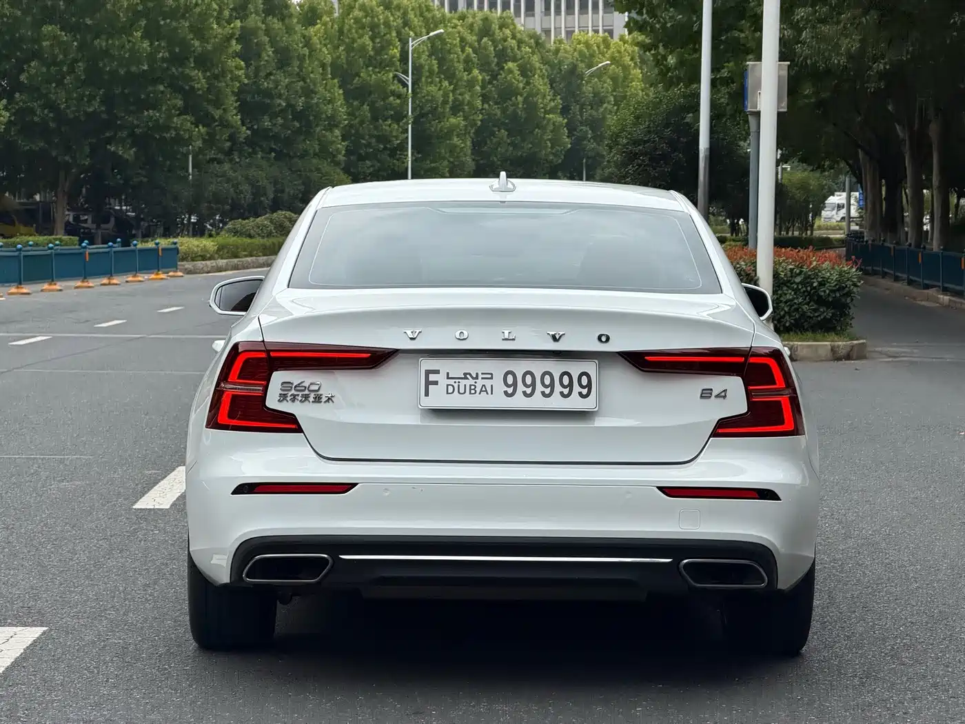 Фото 4 - Volvo S60