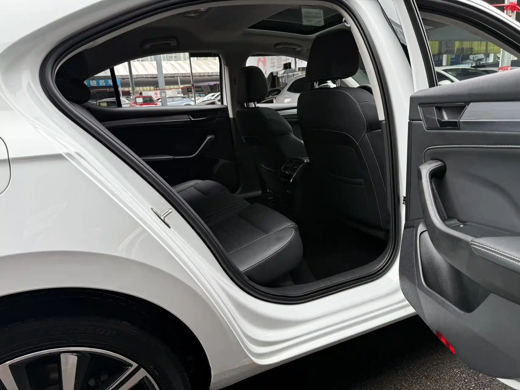 Photo 9 - Škoda Superb