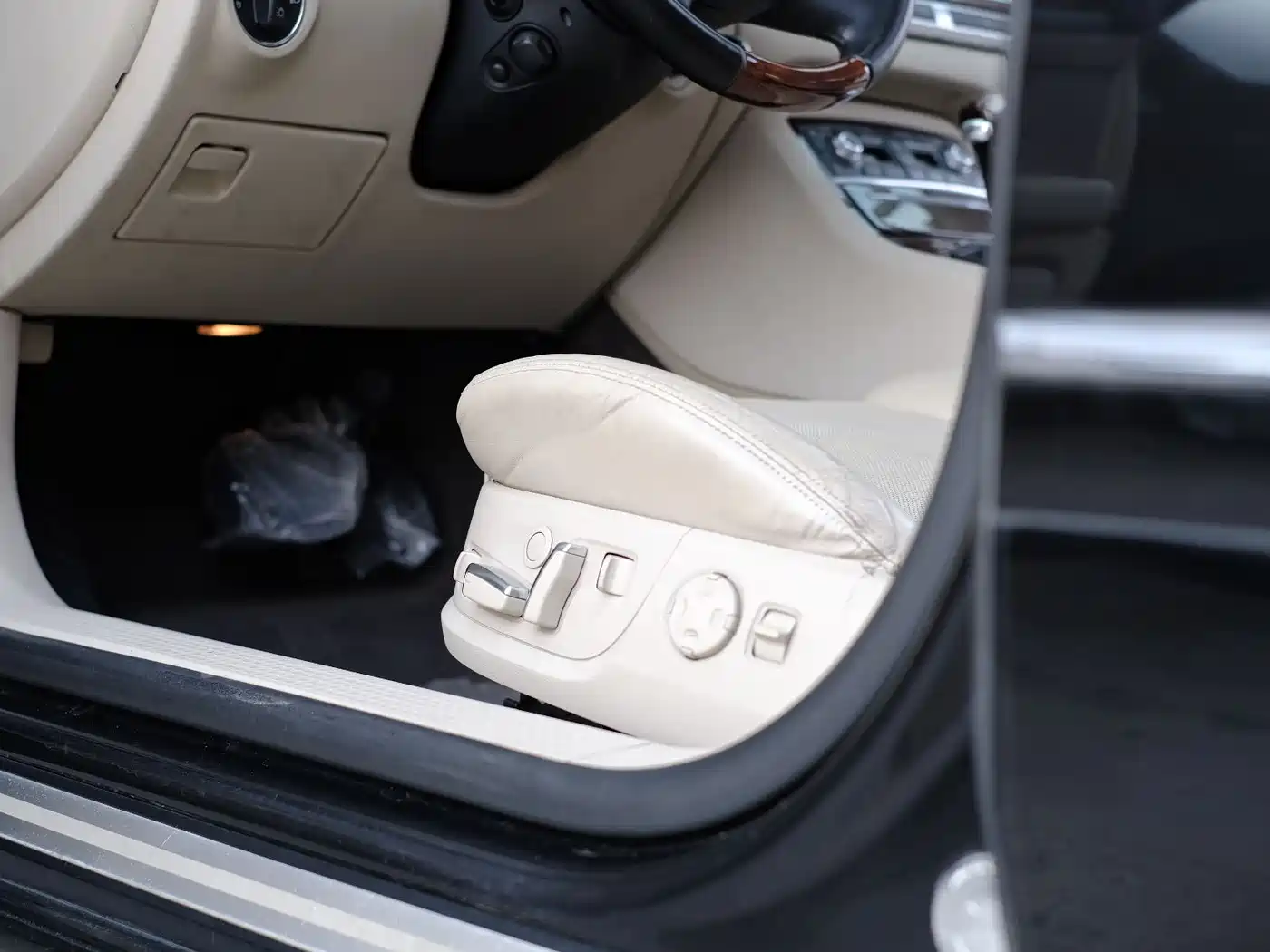 Audi A8 2008 A8L 3.2 FSI Luxury фото 36