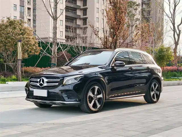 MERCEDES-BENZ GLC