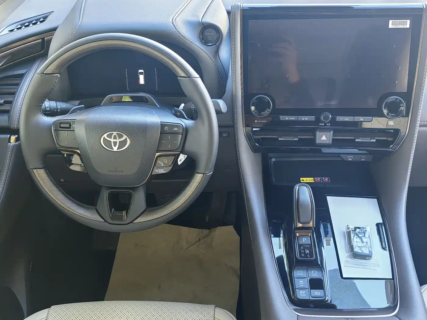Toyota Alphard 2025 Hybrid 2.5L Ultimate Gold Edition фото 11