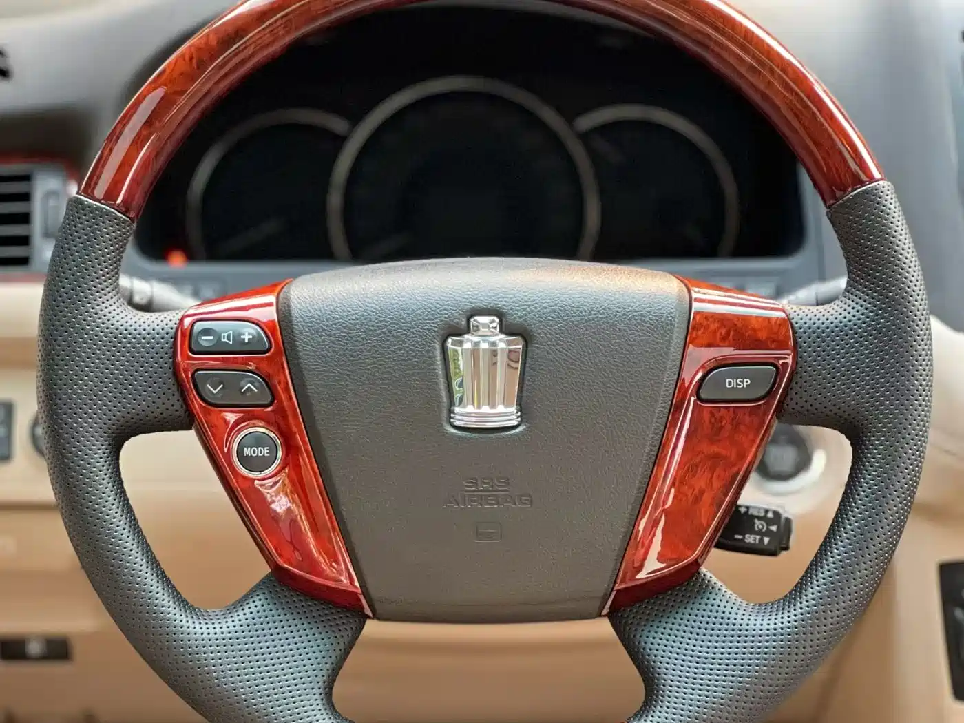 Toyota Crown 2012 2.5L Royal Leather Edition фото 2