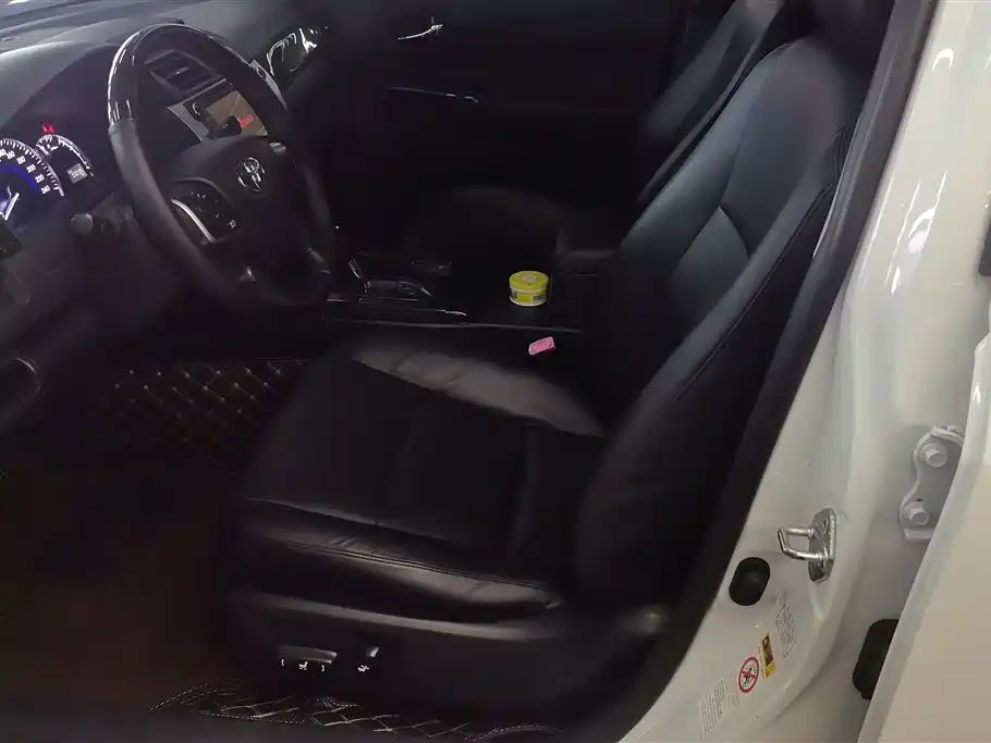 Toyota Camry 2015 2.0E Elite Edition фото 9