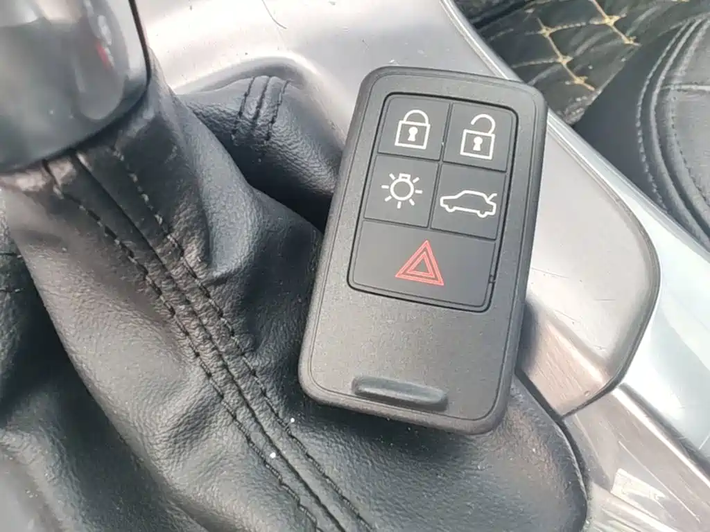 Фото 9 - Volvo S60