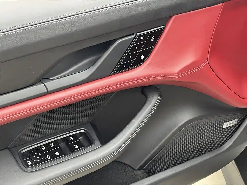 Porsche Taycan 2019 Taycan 4S фото 11