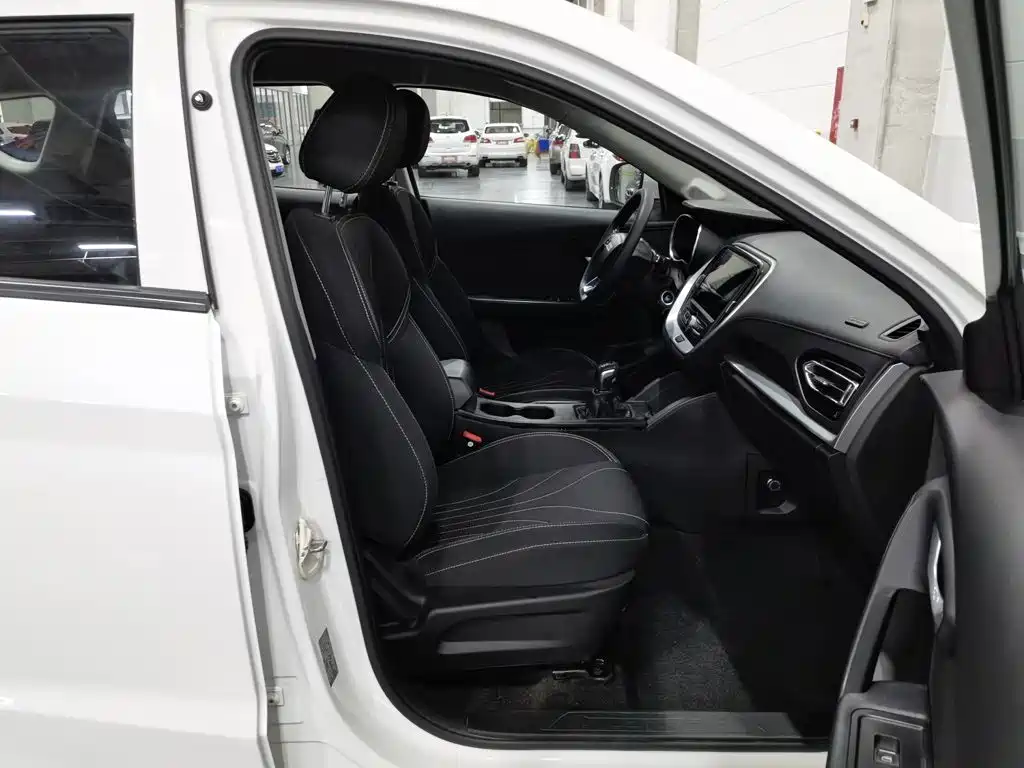 Jetour X70M 2020 2020 Facelift 1.5T Manual Partner 5-seater