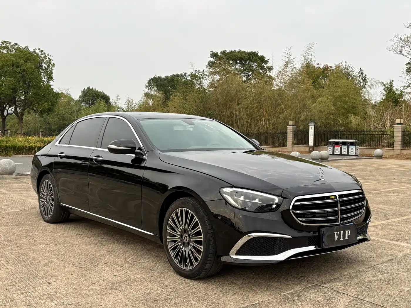 Mercedes-Benz E-Class 2018 E 200 L Sport фото 3