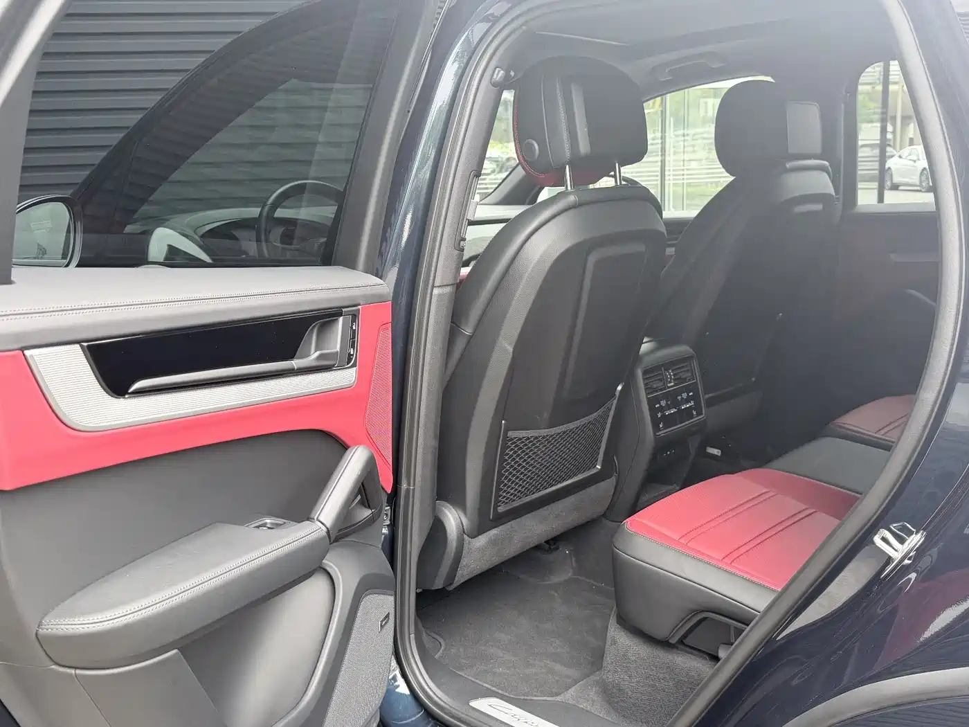 Porsche Cayenne New Energy 2024 Cayenne S E-Hybrid 3.0T фото 4