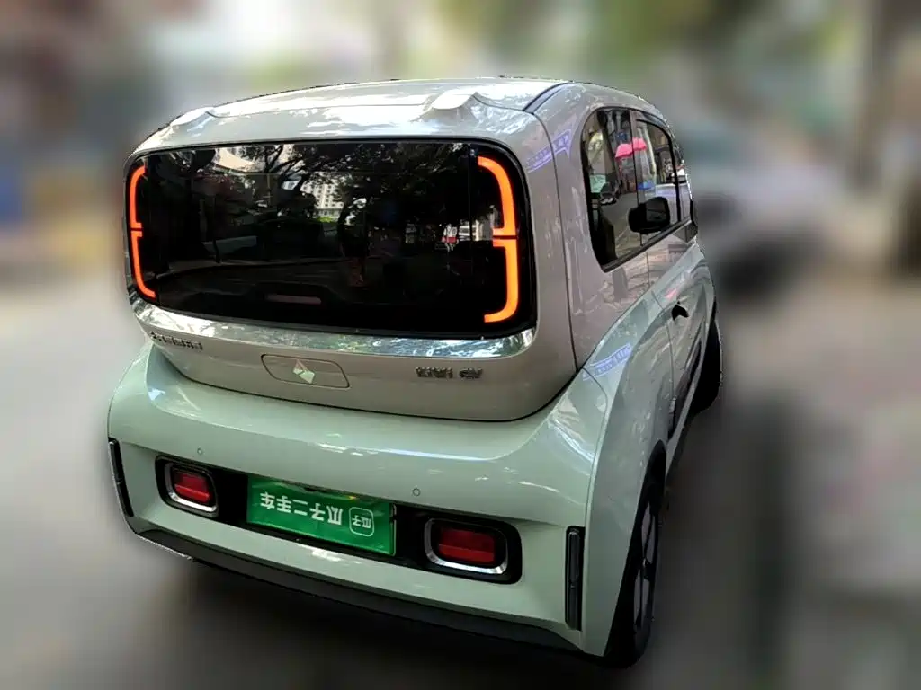 Фото 8 - Baojun KiWi EV