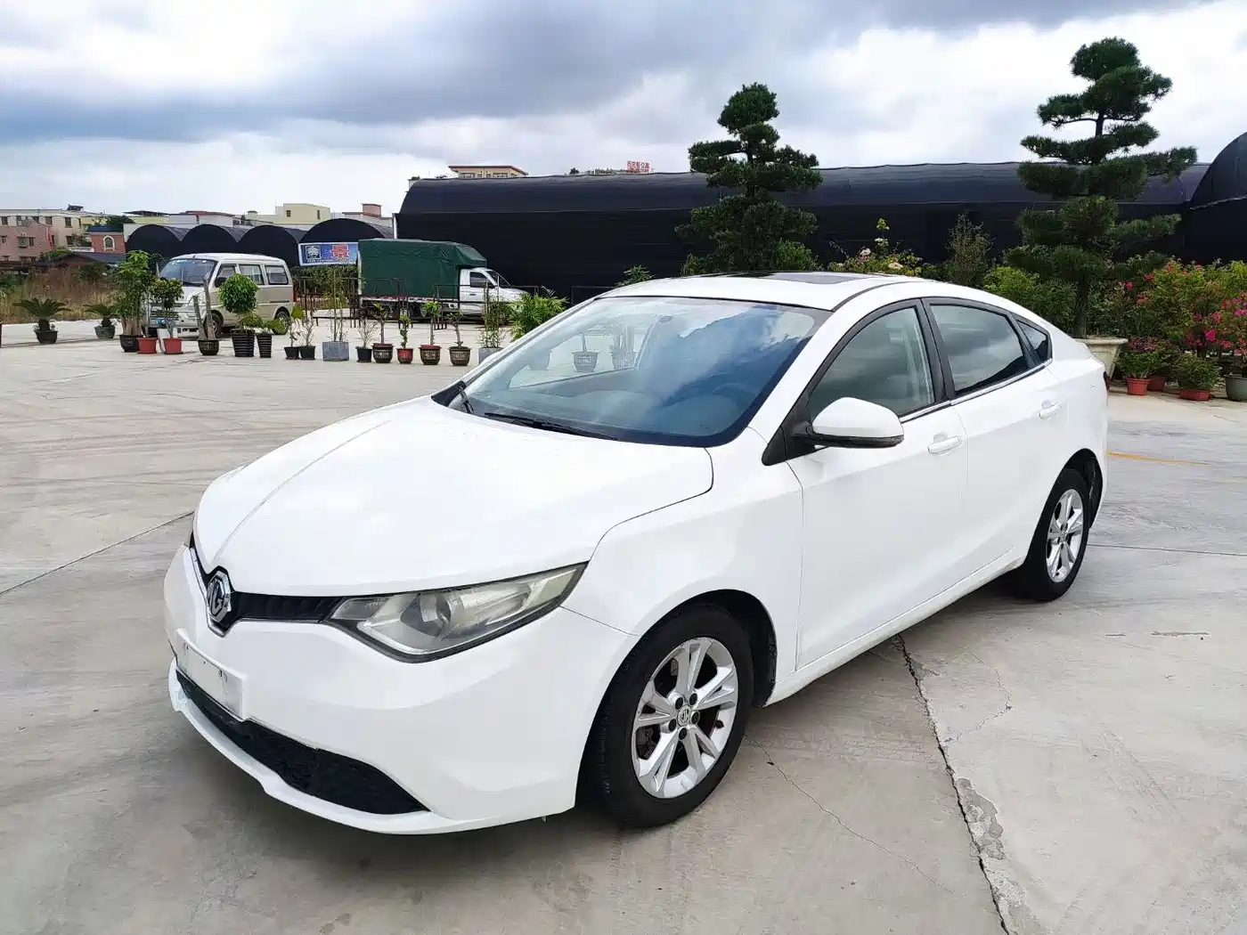 MG GT 2017 2016 Model 1.5T Automatic Premium Luxury Edition