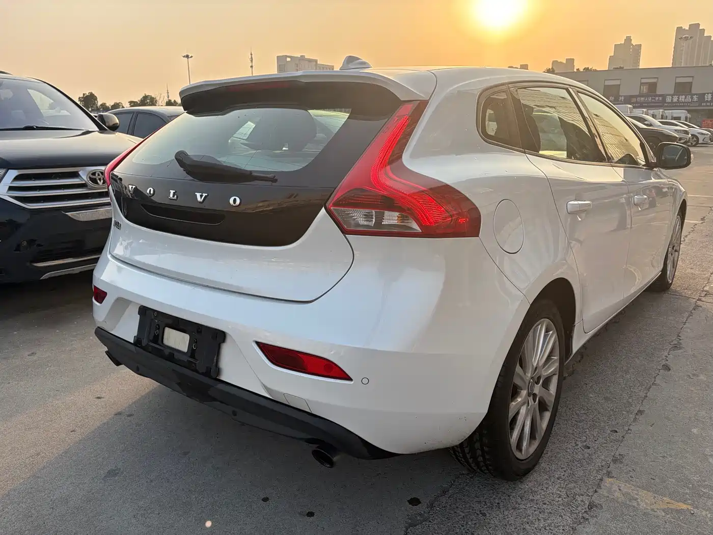 Фото 5 - Volvo V40