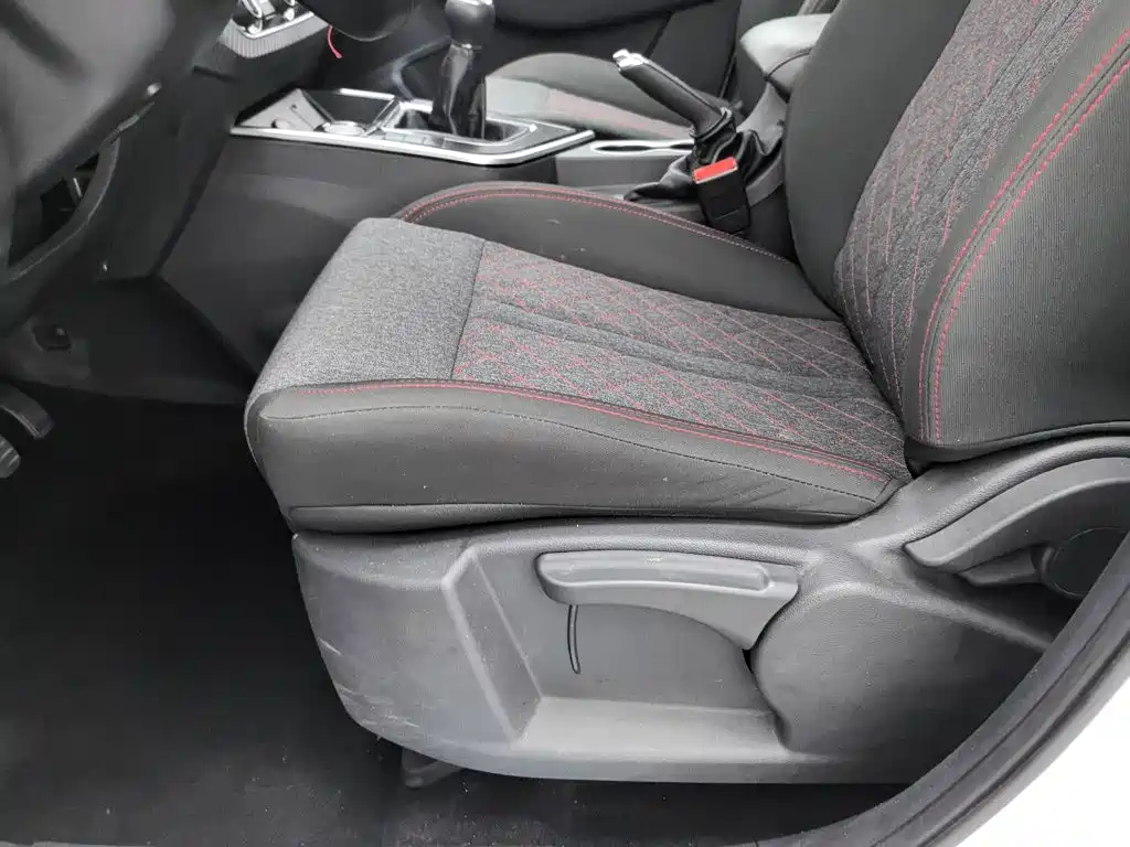 Dongfeng Fengxing Fengxing T5 2020 2020 1.6L Manual Comfort China VI