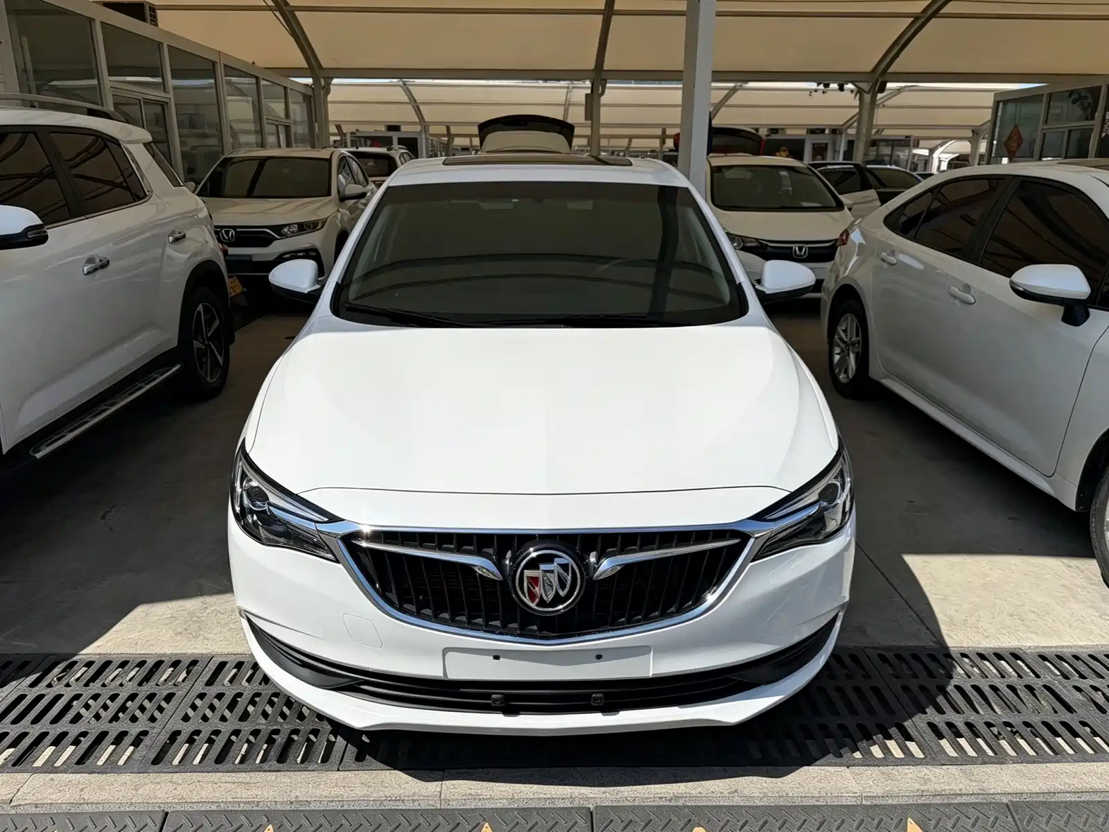Фото 2 - Buick Excelle