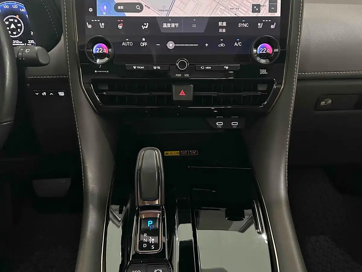 Toyota Vellfire 2024 Crown Hybrid 2.5L Executive Premium Edition фото 11