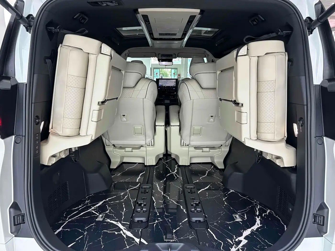 Toyota Vellfire 2024 Crown Hybrid 2.5L Executive Premium Edition фото 18