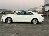 Photo 7 - Chevrolet Malibu