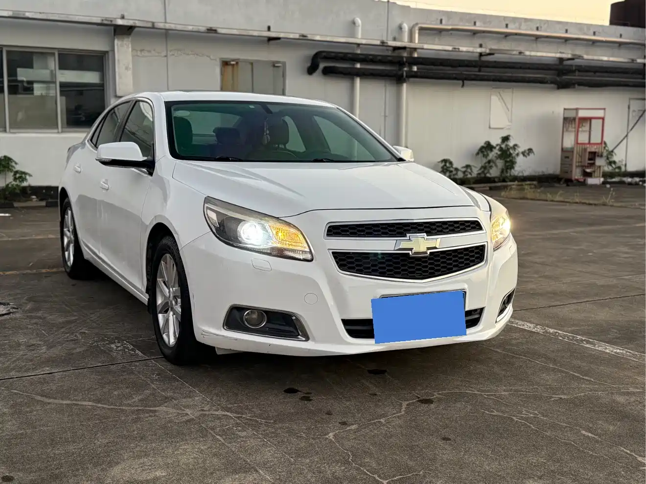 Photo 3 - Chevrolet Malibu