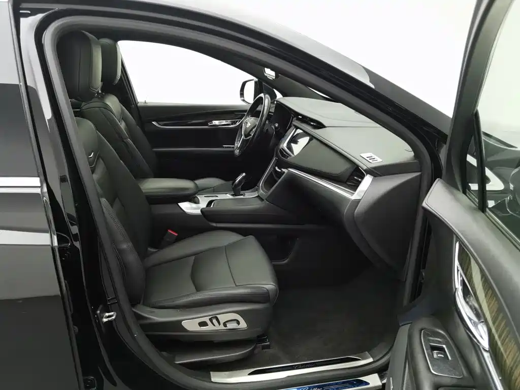 Фото 23 - Cadillac XT5