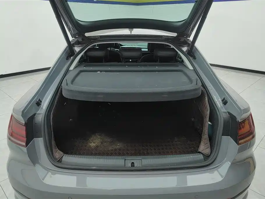 Volkswagen FAW-Volkswagen CC 2023 380TSI Eye-catching Edition фото 4