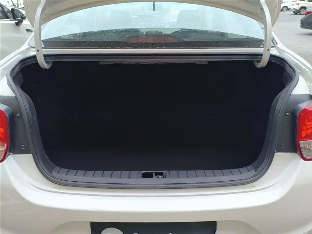 HYUNDAI RENA
